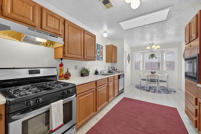 7221 Sunlight Peak Drive NE, Rio Rancho, NM 87144