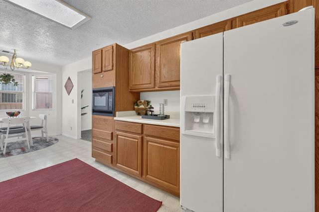 7221 Sunlight Peak Drive NE, Rio Rancho, NM 87144