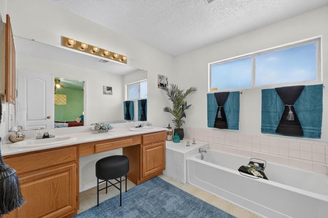 7221 Sunlight Peak Drive NE, Rio Rancho, NM 87144