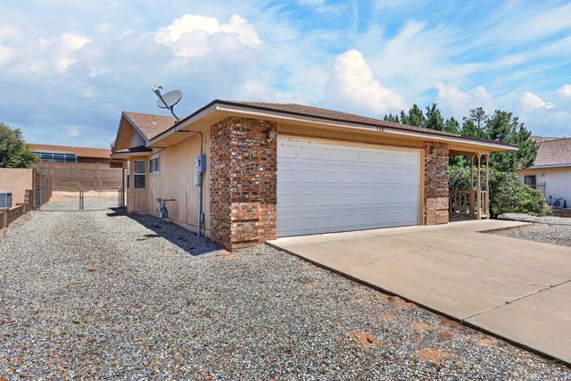 7221 Sunlight Peak Drive NE, Rio Rancho, NM 87144