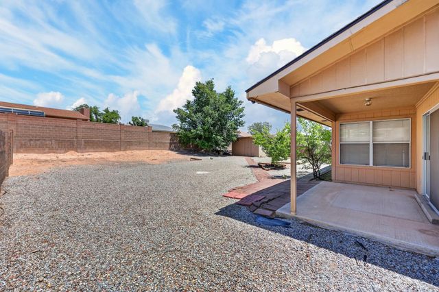 7221 Sunlight Peak Drive NE, Rio Rancho, NM 87144