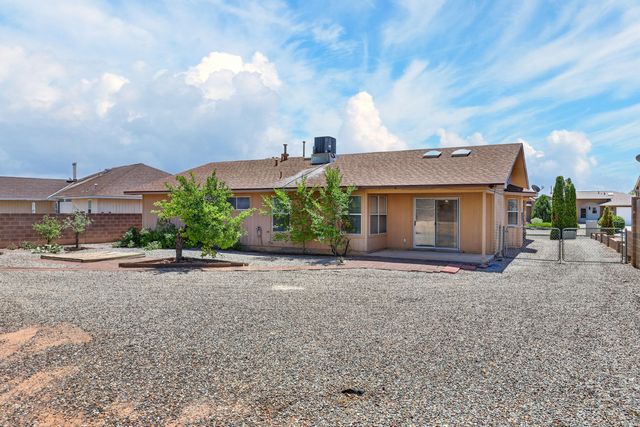 7221 Sunlight Peak Drive NE, Rio Rancho, NM 87144