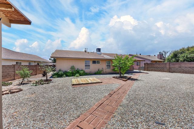 7221 Sunlight Peak Drive NE, Rio Rancho, NM 87144
