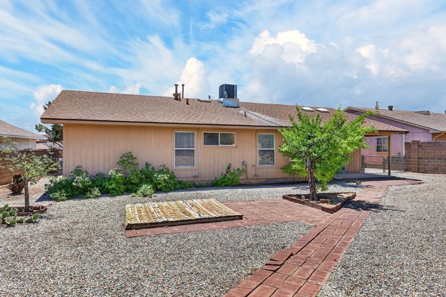 7221 Sunlight Peak Drive NE, Rio Rancho, NM 87144