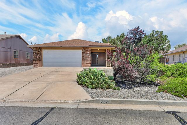 7221 Sunlight Peak Drive NE, Rio Rancho, NM 87144
