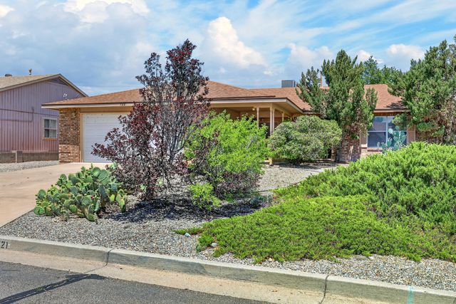 7221 Sunlight Peak Drive NE, Rio Rancho, NM 87144