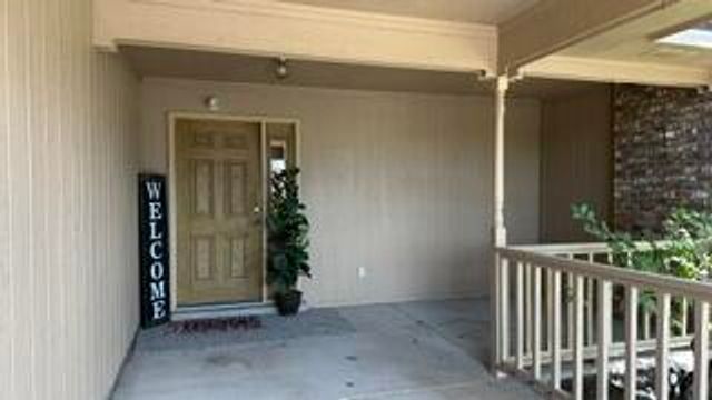 7221 Sunlight Peak Drive NE, Rio Rancho, NM 87144