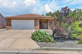 7221 Sunlight Peak Drive NE, Rio Rancho, NM 87144