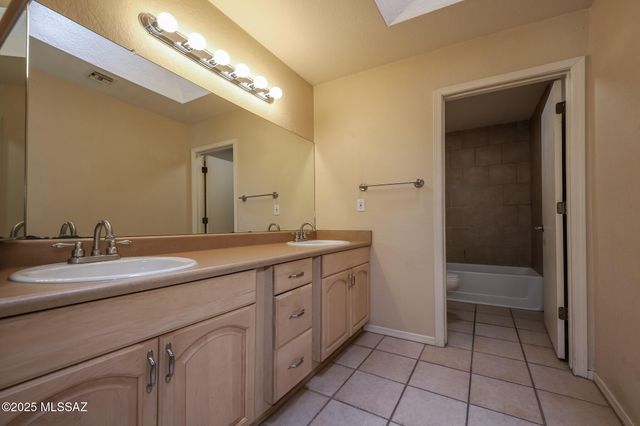 3080 W Placita De La Roseta Lane, Tucson, AZ 85746