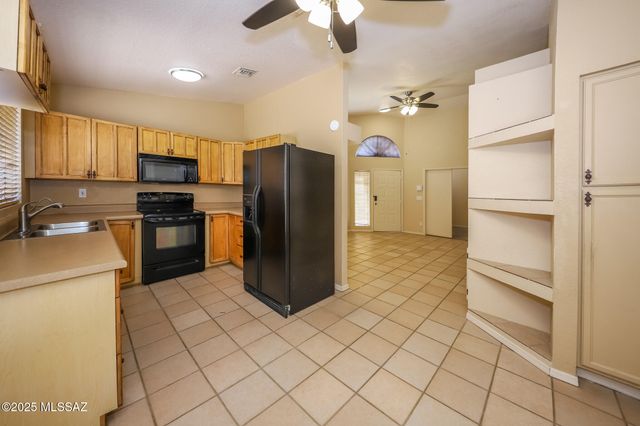 3080 W Placita De La Roseta Lane, Tucson, AZ 85746