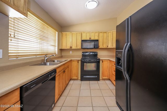 3080 W Placita De La Roseta Lane, Tucson, AZ 85746