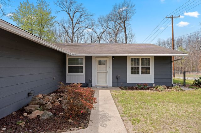 1300 Maple Drive, Grove, OK 74344