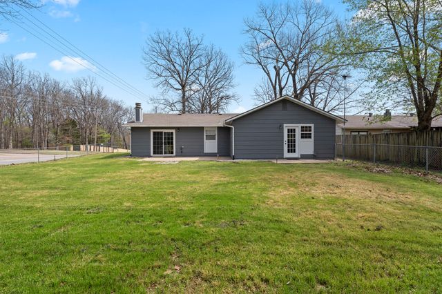 1300 Maple Drive, Grove, OK 74344