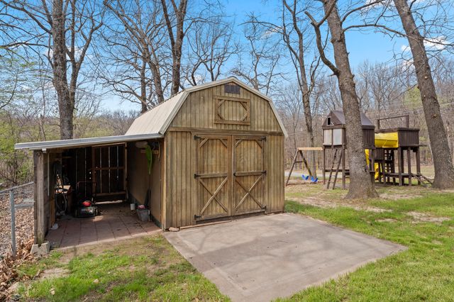 1300 Maple Drive, Grove, OK 74344