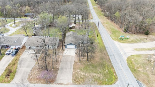 1300 Maple Drive, Grove, OK 74344