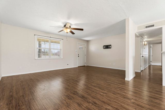 1300 Maple Drive, Grove, OK 74344