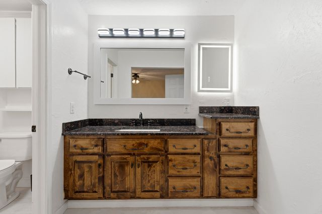 1300 Maple Drive, Grove, OK 74344