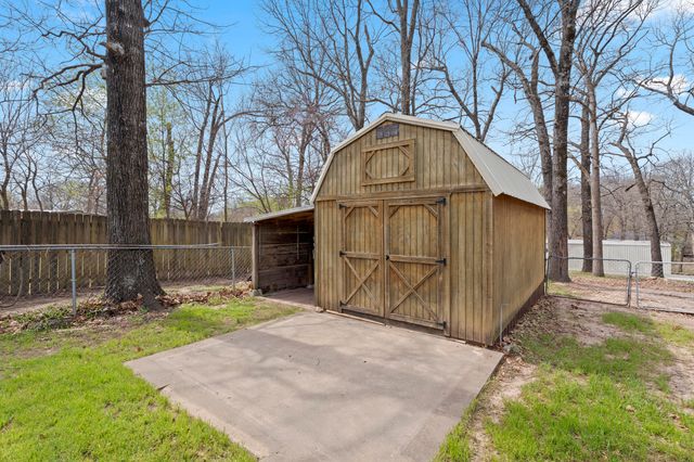 1300 Maple Drive, Grove, OK 74344