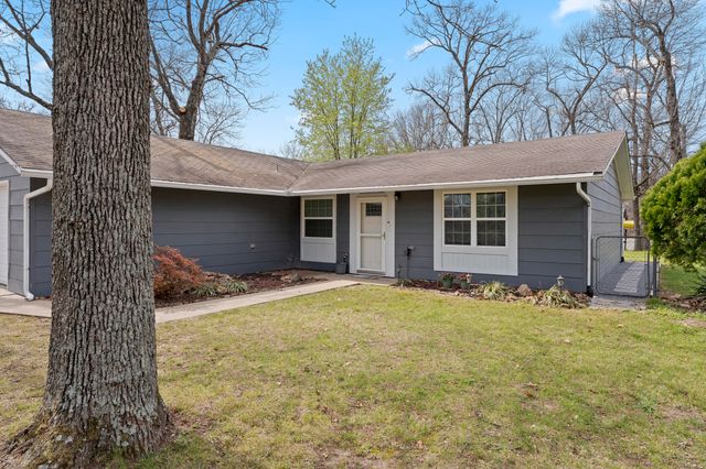 1300 Maple Drive, Grove, OK 74344