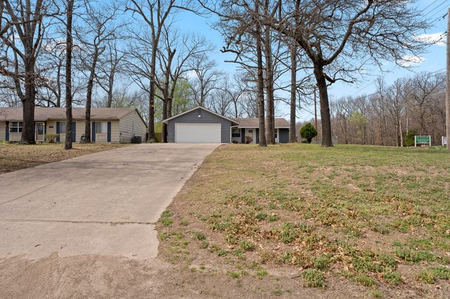 1300 Maple Drive, Grove, OK 74344