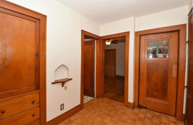 3777 S Ahmedi AVENUE, Saint Francis, WI 53235