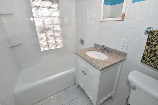 3777 S Ahmedi AVENUE, Saint Francis, WI 53235