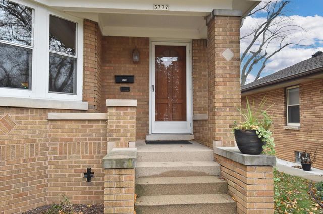 3777 S Ahmedi AVENUE, Saint Francis, WI 53235