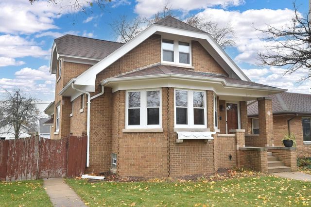 3777 S Ahmedi AVENUE, Saint Francis, WI 53235