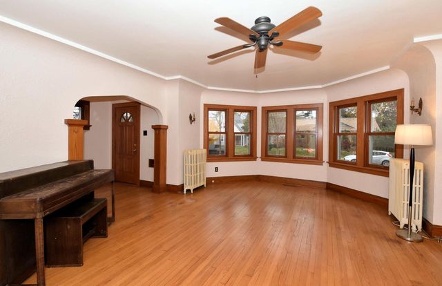 3777 S Ahmedi AVENUE, Saint Francis, WI 53235