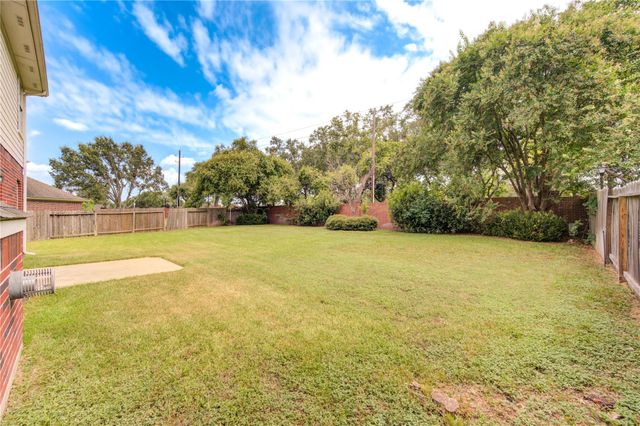 15314 Amesbury Lane, Sugar Land, TX 77478