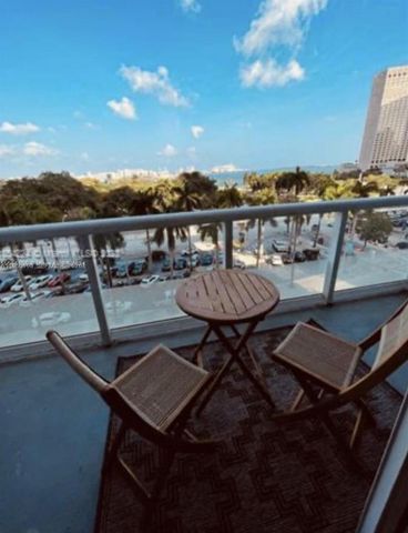 50 Biscayne Blvd 607, Miami, FL 33132