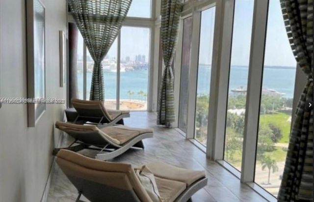 50 Biscayne Blvd 607, Miami, FL 33132