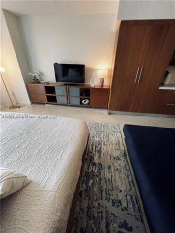 50 Biscayne Blvd 607, Miami, FL 33132