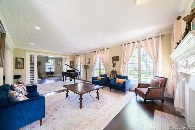 228 W Mulberry Ave, San Antonio, TX 78212