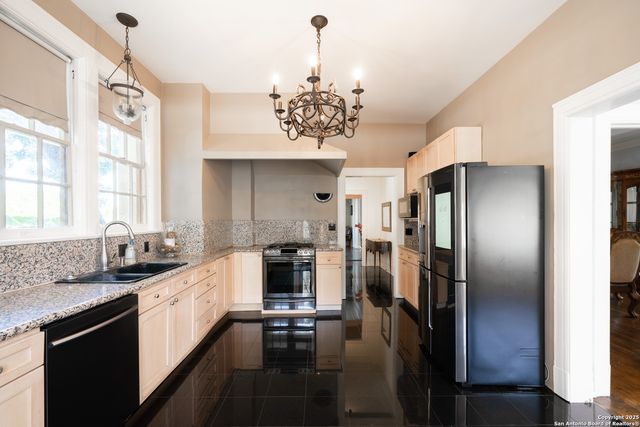 228 W Mulberry Ave, San Antonio, TX 78212
