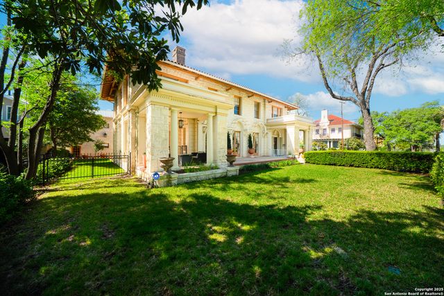 228 W Mulberry Ave, San Antonio, TX 78212