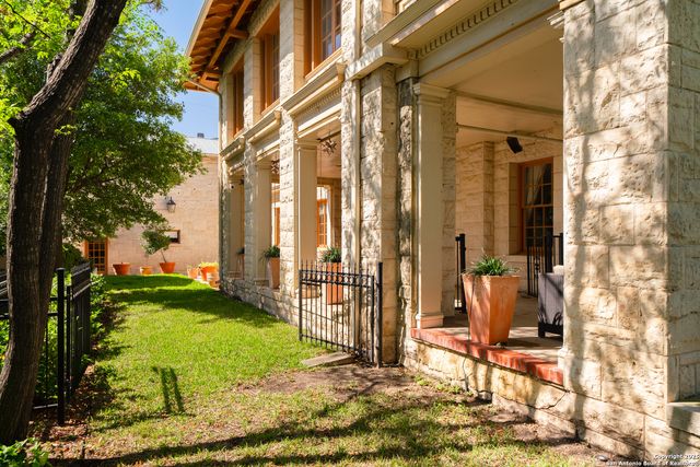 228 W Mulberry Ave, San Antonio, TX 78212