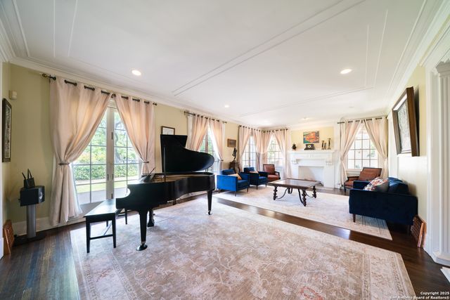 228 W Mulberry Ave, San Antonio, TX 78212