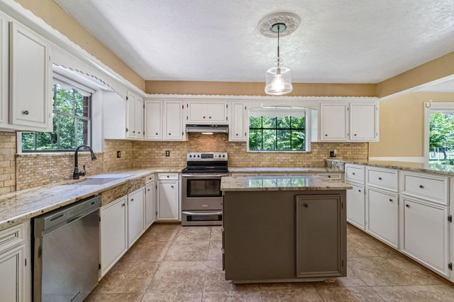 144 L K Walker, Livingston, TX 77351