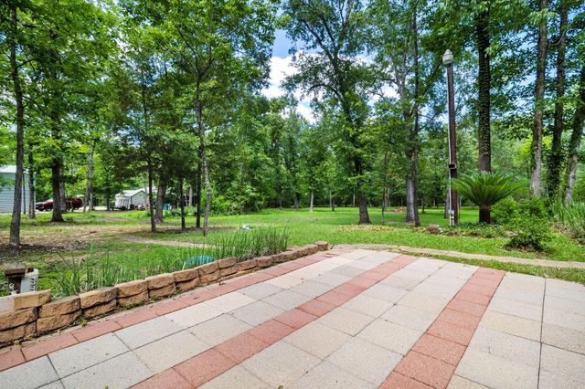 144 L K Walker, Livingston, TX 77351