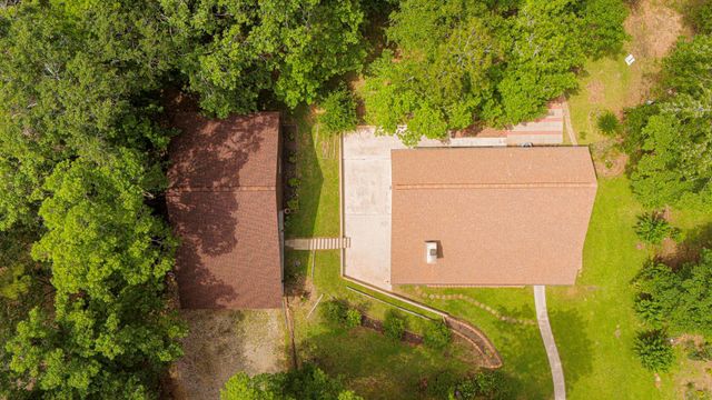 144 L K Walker, Livingston, TX 77351