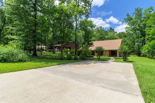 144 L K Walker, Livingston, TX 77351
