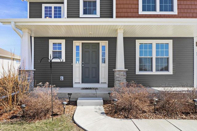 302 Autumn Crest Lane, Lake Mills, WI 53551