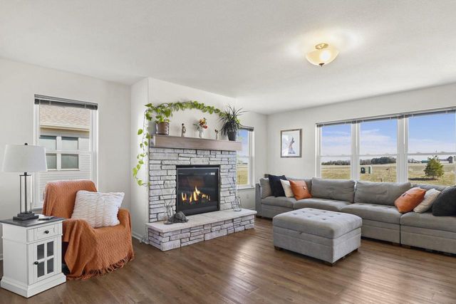 302 Autumn Crest Lane, Lake Mills, WI 53551