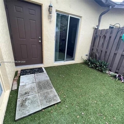 112 Fox Rd 2-50, Hollywood, FL 33024