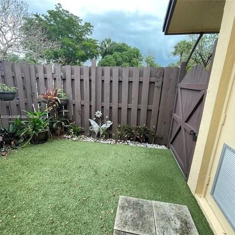 112 Fox Rd 2-50, Hollywood, FL 33024