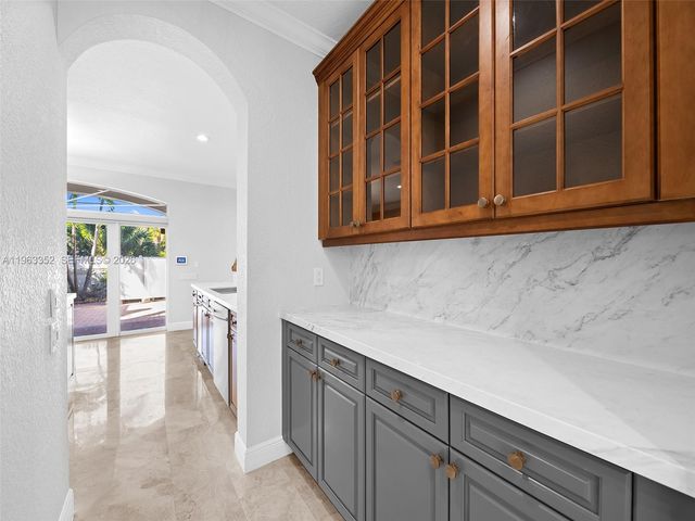 827 SE 2nd Court, Fort Lauderdale, FL 33301