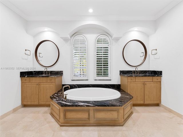 827 SE 2nd Court, Fort Lauderdale, FL 33301