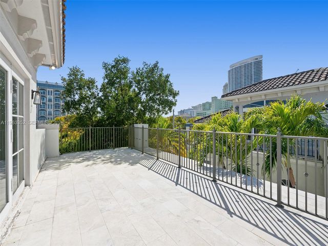 827 SE 2nd Court, Fort Lauderdale, FL 33301