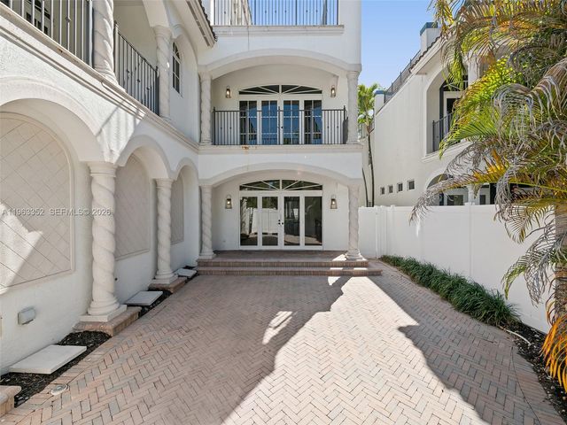 827 SE 2nd Court, Fort Lauderdale, FL 33301